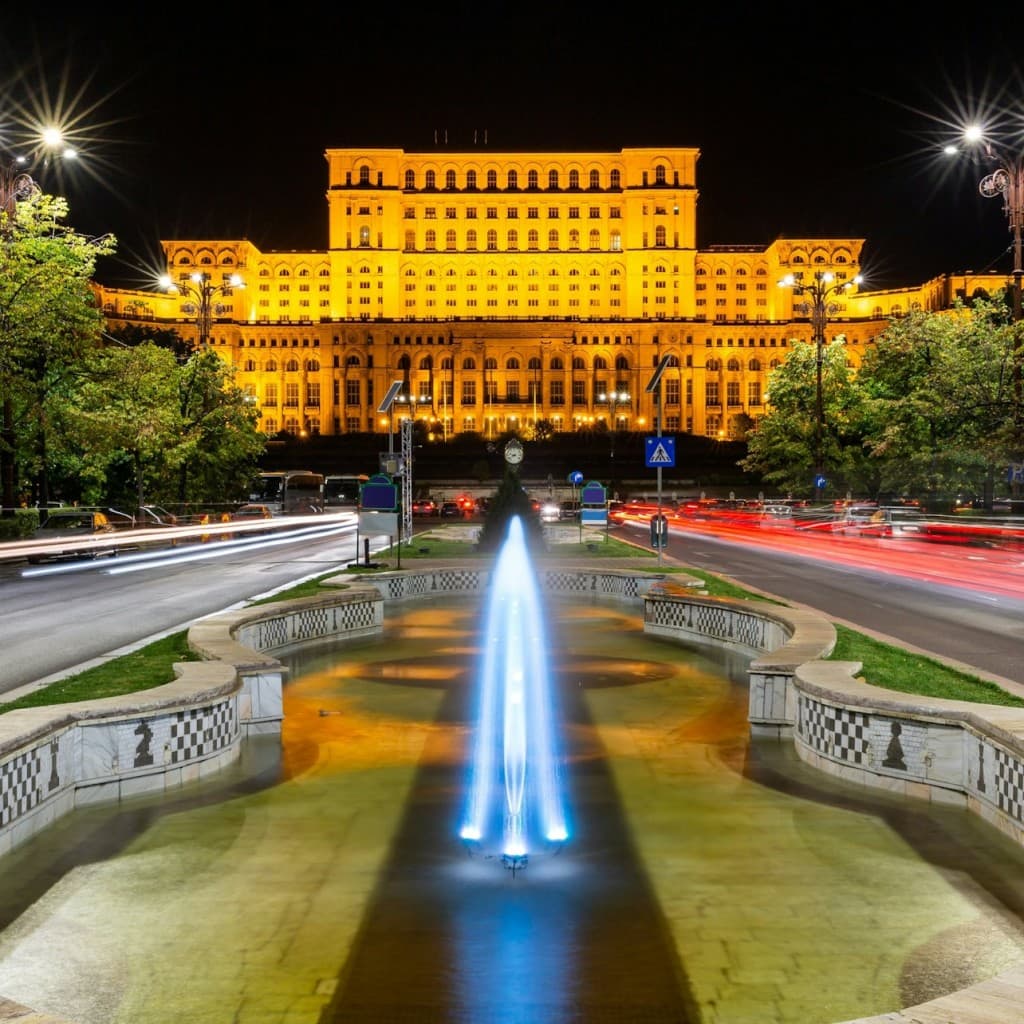 Bucharest Palace of Parliament: Spanish Guided Tour