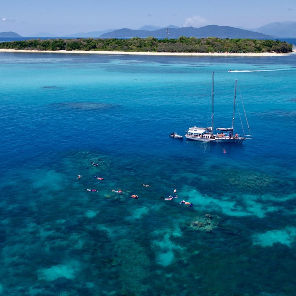 Walk, Sail and Snorkel: Great Barrier Reef & Green Island Tour