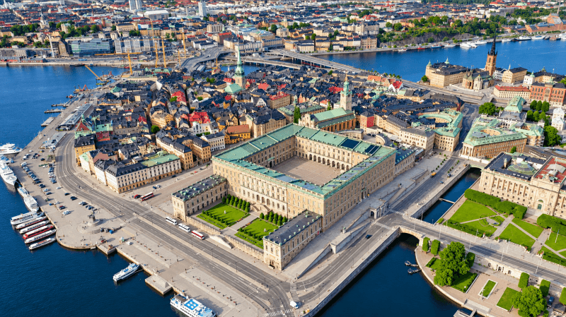 Stockholm: Royal Palace Multilingual Guided Tour