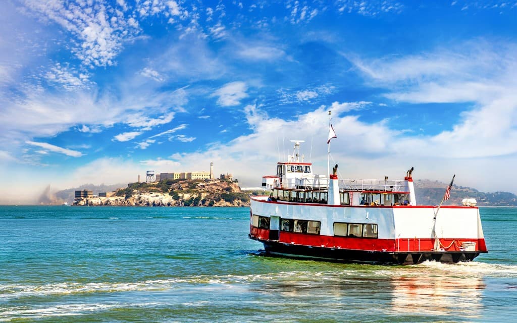Alcatraz Tickets with Ferry Ride (Alcatraz Night Tour with Audio Guide (App Download))