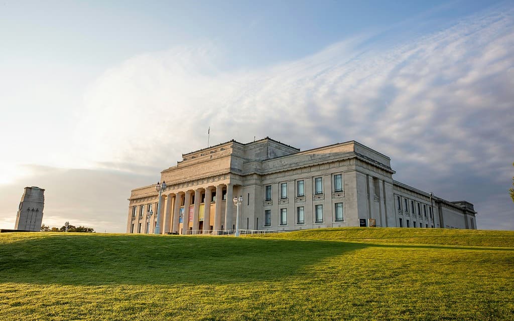 Biglietto d'ingresso al Museo del Monumento ai Caduti di Auckland e visite guidate facoltative (Gallery Highlights Tour)