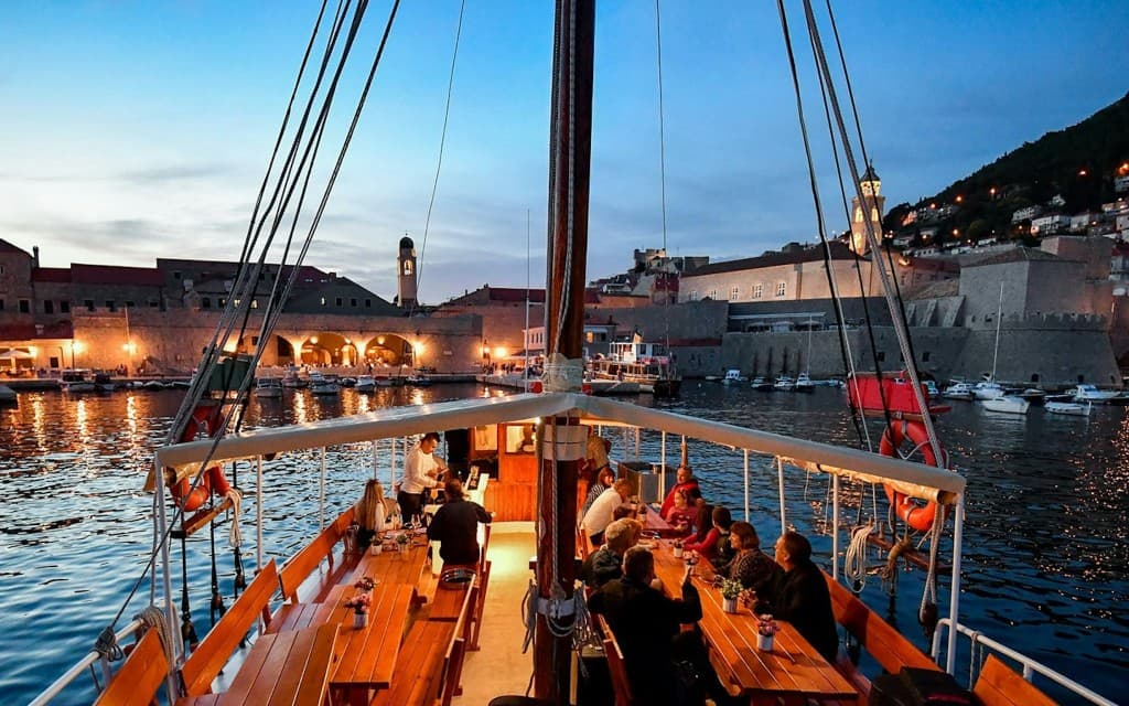 Dinner Cruise in Front of Dubrovnik City Walls at Sunset (Dinner Cruise in Front of Dubrovnik City Walls at Sunset)
