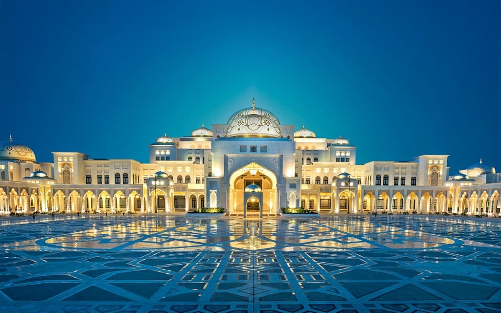 From Dubai: Abu Dhabi Full-Day City Tour with Qasr Al Watan & Sheikh Zayed Grand Mosque (Private Tour )