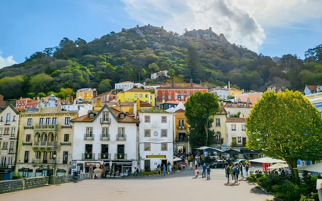 From Lisbon: Sintra, Pena Palace & Quinta da Regaleira Full-Day Trip (Portuguese Day Tour + Quinta da Regaleira & Pena Palace Tickets)