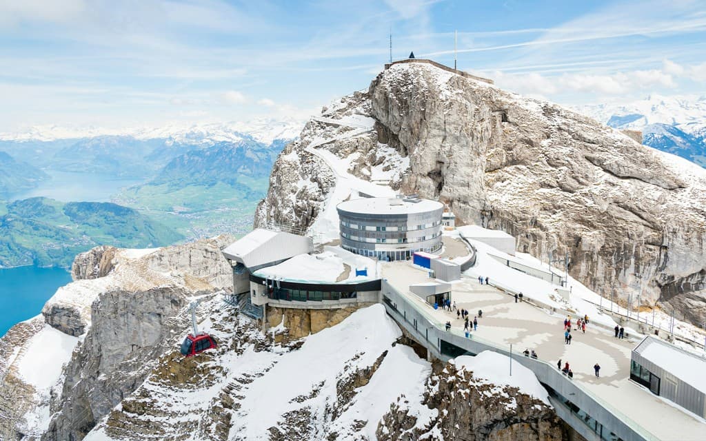 From Zürich: Golden Round Trip to Mount Pilatus with Lake Lucerne Boat Cruise (Guided tour in English)