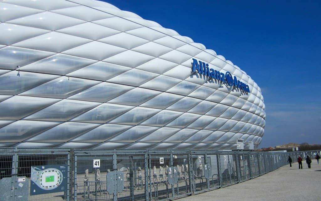 Guided Tour of Allianz Arena with FC Bayern Museum Visit & Bus Tour (English and German Guide)