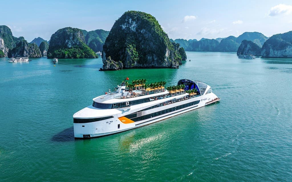 Ha Long Bay Ultra-Luxury Cruise with 4-Deck Yacht & Gourmet Cuisine (Depart from Hanoi)