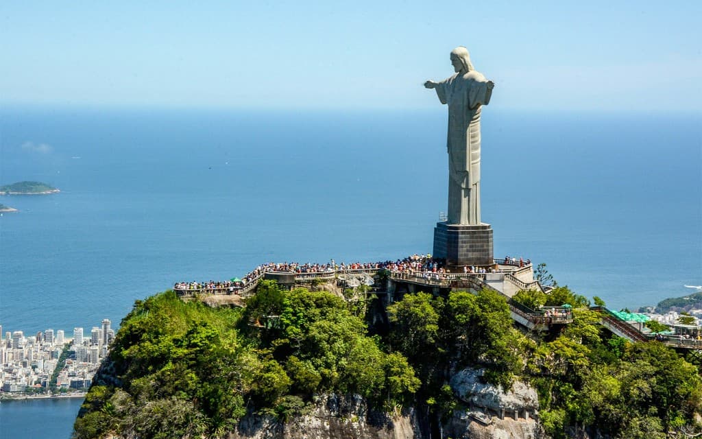 Half-Day Tour of Rio: Christ the Redeemer, Sugarloaf Mountain and More (Express Tour: Christ the Redeemer & Sugarloaf Cable Car Tickets)