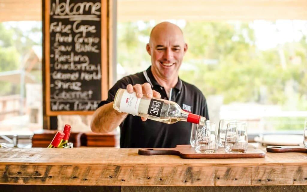 Speisen und Sightseeing auf Kangaroo Island: Geführte Tour mit 2-Gänge-Mittagessen, Rückfahrt mit der Fähre und Transfer nach Adelaide (From Adelaide: Guided Tour with Return Coach Transfers, Ferry and 2-Course Lunch)