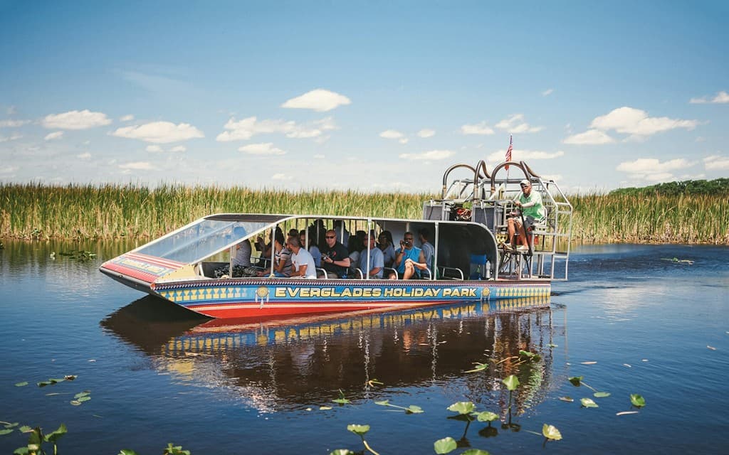Miami: Everglades Holiday Park Airboat Tour with Alligator Show (Airboat Tour with Wildlife Show)