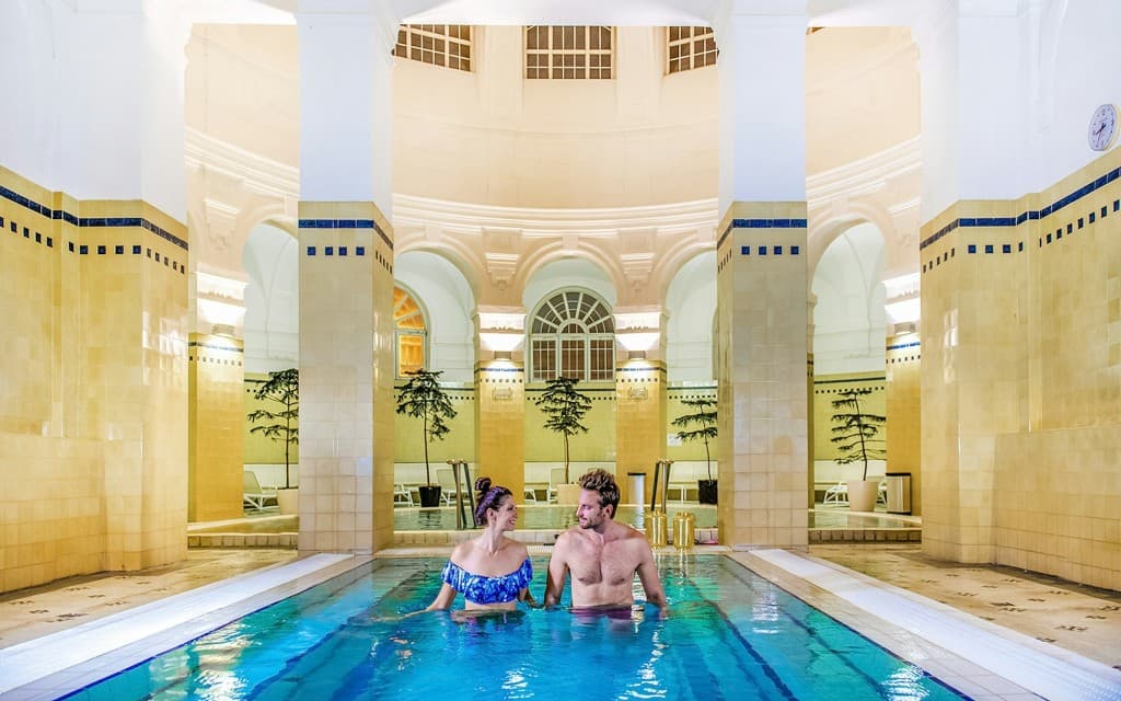 Széchenyi Spa: Bilety szybkiego wstępu z dostępem do dziennego spa premium i prywatną kabiną (Szechenyi Bath Dayspalm Ticket)